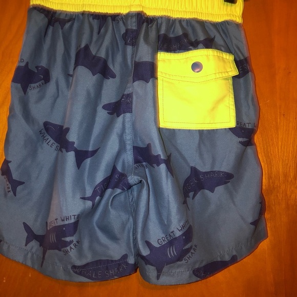 boden boys shark swim trunks board shorts 9/10Y - Picture 2 of 3